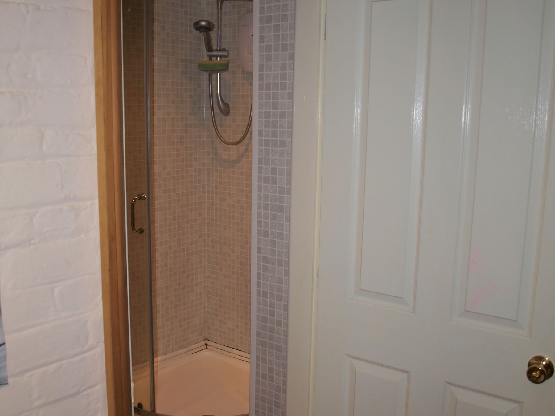Room 8 (With Ensuite) - Pic 3